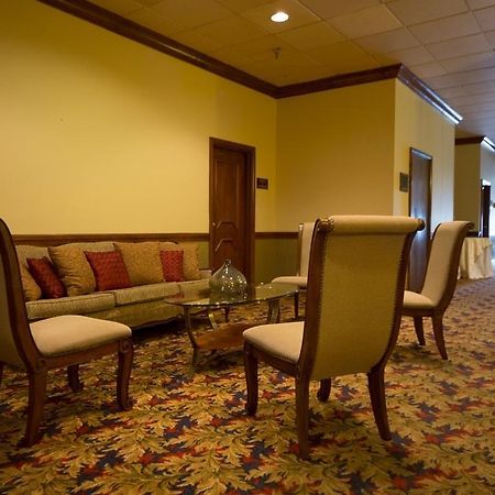 Boarders Inn And Suites - Marion ماريون المظهر الخارجي الصورة