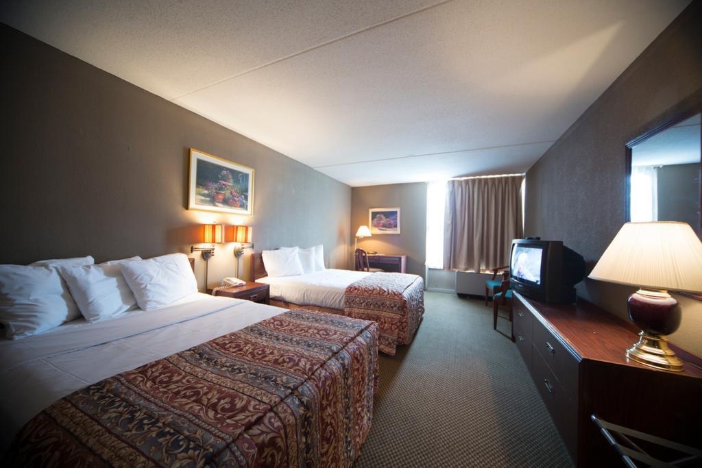 Boarders Inn And Suites - Marion ماريون الغرفة الصورة