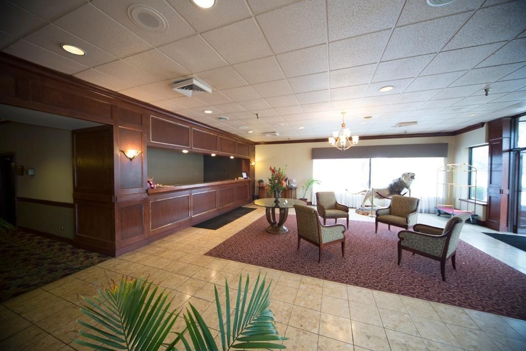 Boarders Inn And Suites - Marion ماريون المظهر الخارجي الصورة